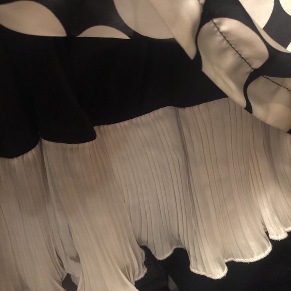 Size S Polka dot sleeveless satin dress black & white pleated trim button decor - Picture 8 of 10